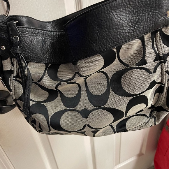 Coach Hobo Bag F12657 - Picture 6 of 9